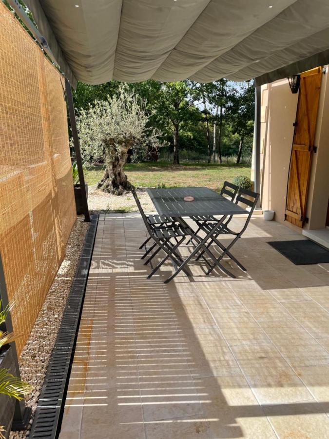 Gite Des Petites Fayes Sud La Douze Exterior foto